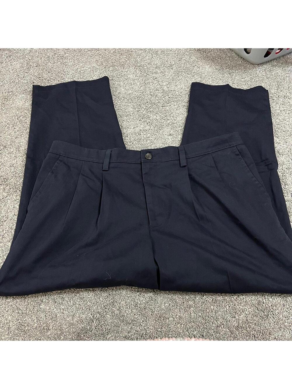 Dockers Men's Navy Easy Khaki Classic Fit Pleated Pants size 40x29 NWT